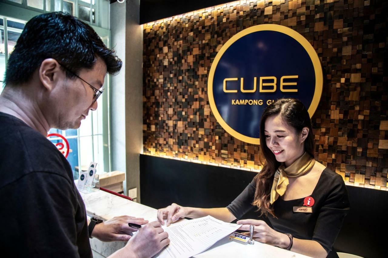 Cube Boutique Capsule Hotel At Kampong Glam Сингапур Екстериор снимка